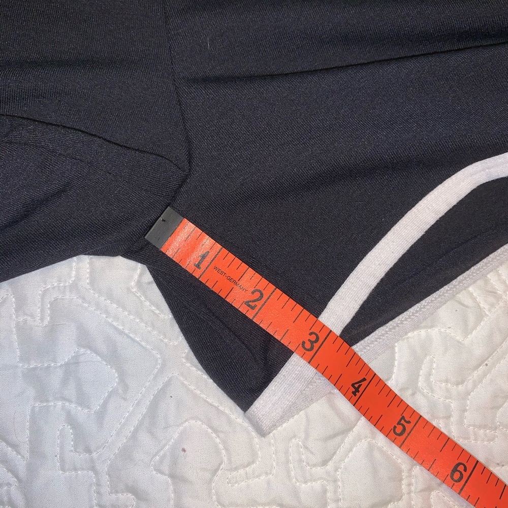 Under Armour black shorts - Picture 7 of 7